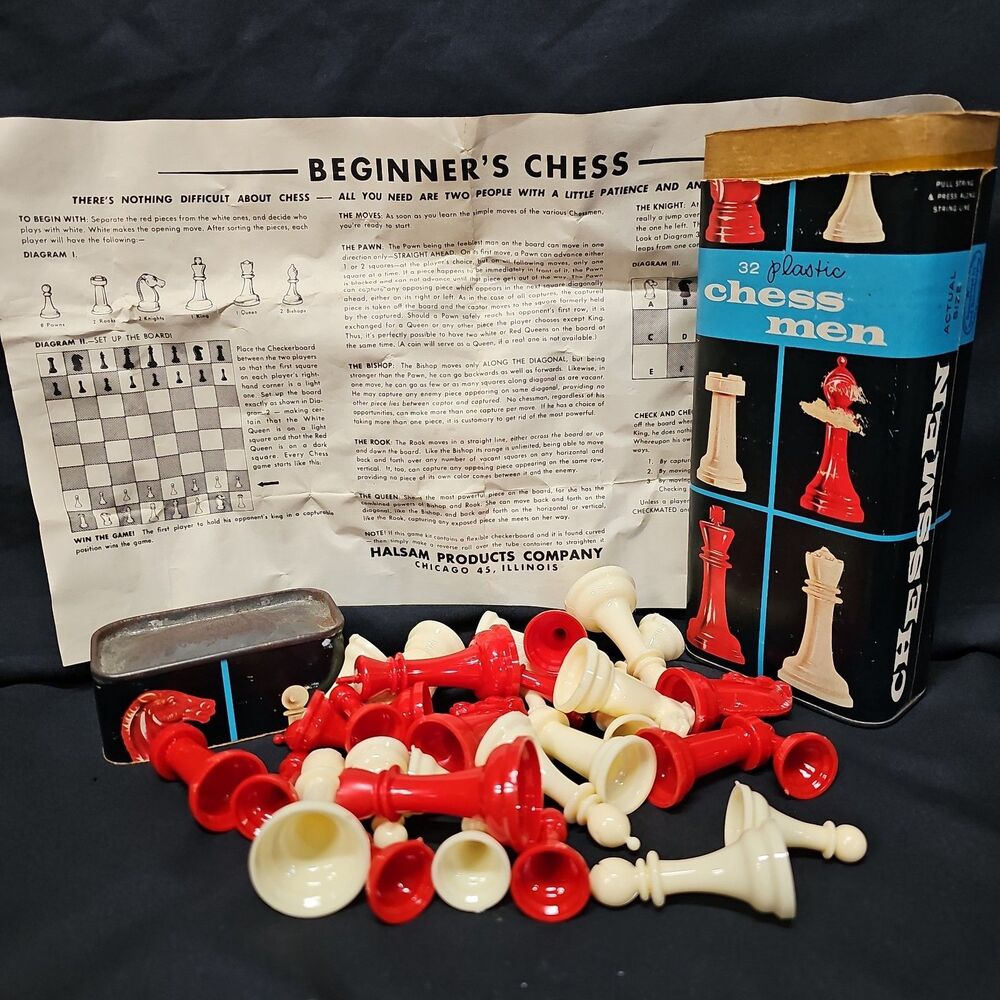 Nice Set of 32 Vintage Halsam Plastic Chess Men Game Board Pieces Box Full Set